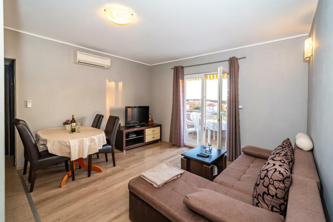 Apartment Adrian ビオグラード・ナ・モル エクステリア 写真